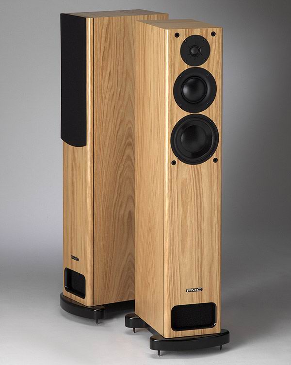 ‘IM电竞’上座率不足七成!皇马巴萨主场遭冷落 后C罗时代西甲迎来寒冬?(图1) IM电竞